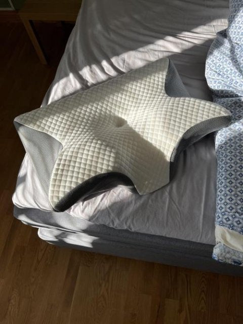 Tusindvis af tilfredse kunder anbefaler SomaRest Puden – og sover nu bedre hver nat.